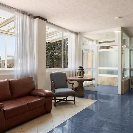 Howard Johnson By Wyndham تولوكا المظهر الخارجي الصورة